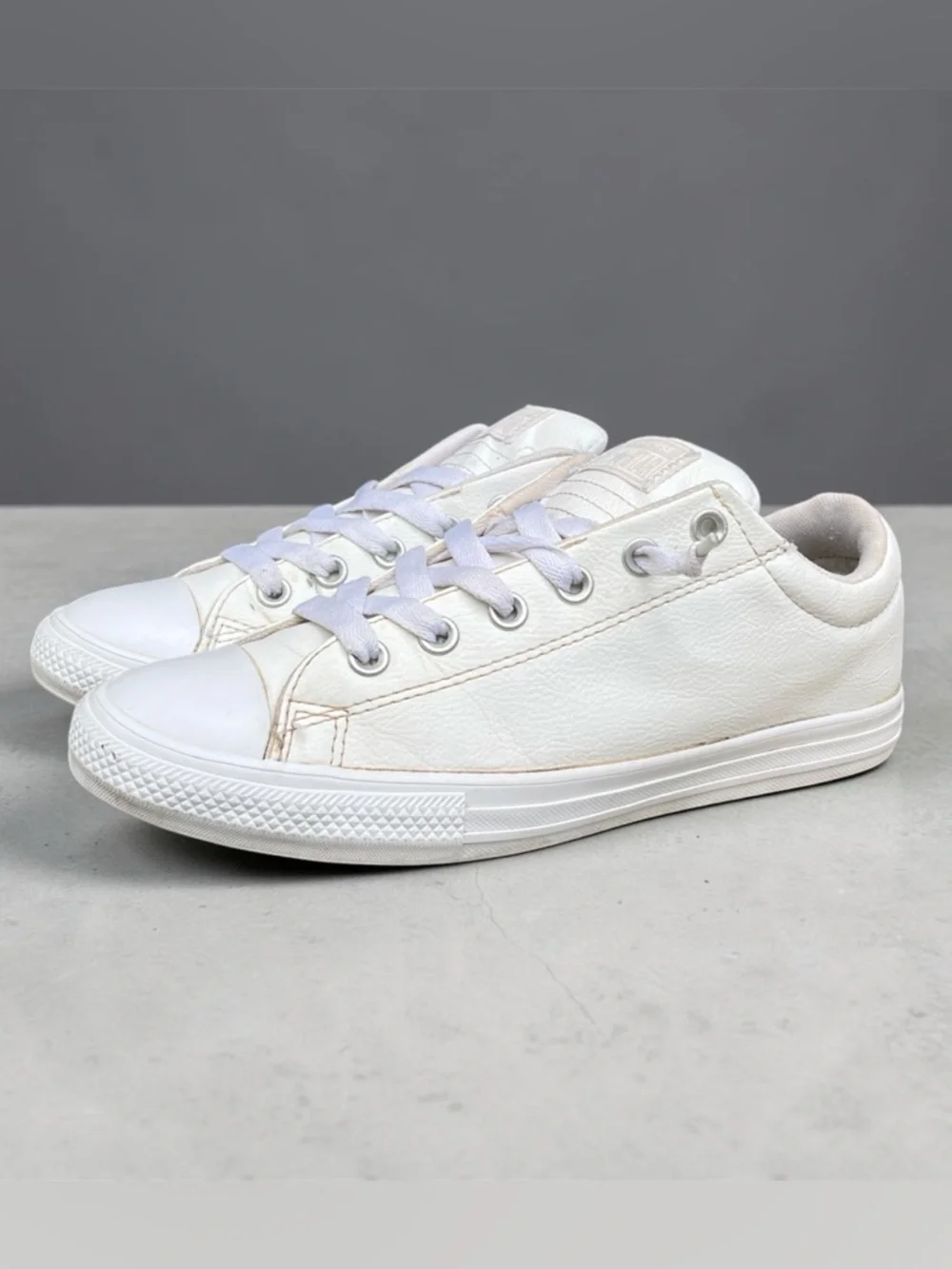 Converse Junior's Chuck Taylor Street Ox Leather Sneaker White EU 38.5
